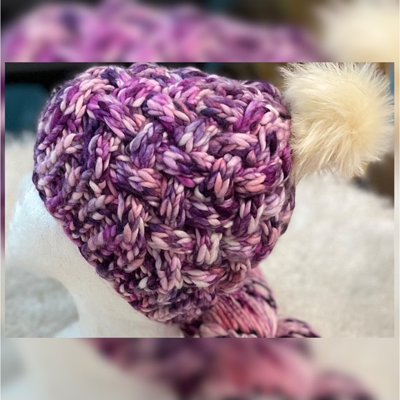 Hand Crafted 100%Merino Wool Cable Knit Hat small adult/teen blueberry cream - Picture 2 of 3